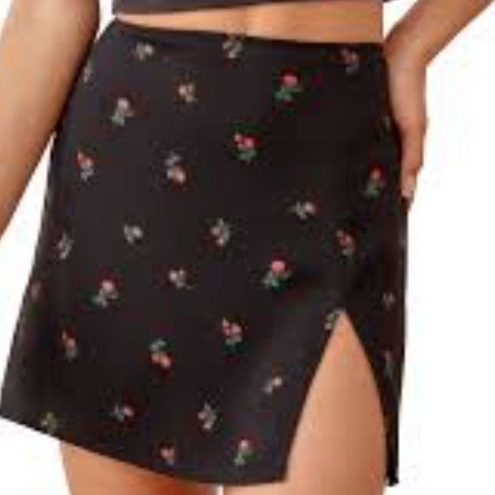 Reformation Margot Black Floral Mini Skirt Size 0